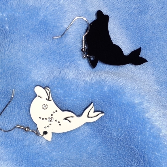 2 DOLPHINS for Your LITTLE DARLING! - Picture 4 of 4